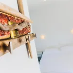 Hotell Roses 2*